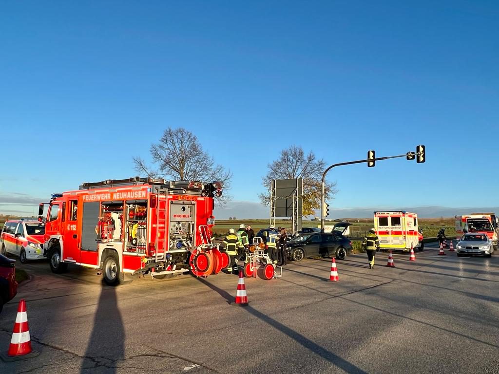 Einsatzfahrzeuge:
ELW1, HLF20, HLF10, GW-T
Einsatzzeitraum:
23.11.2022 –08:19-09:41 Uhr