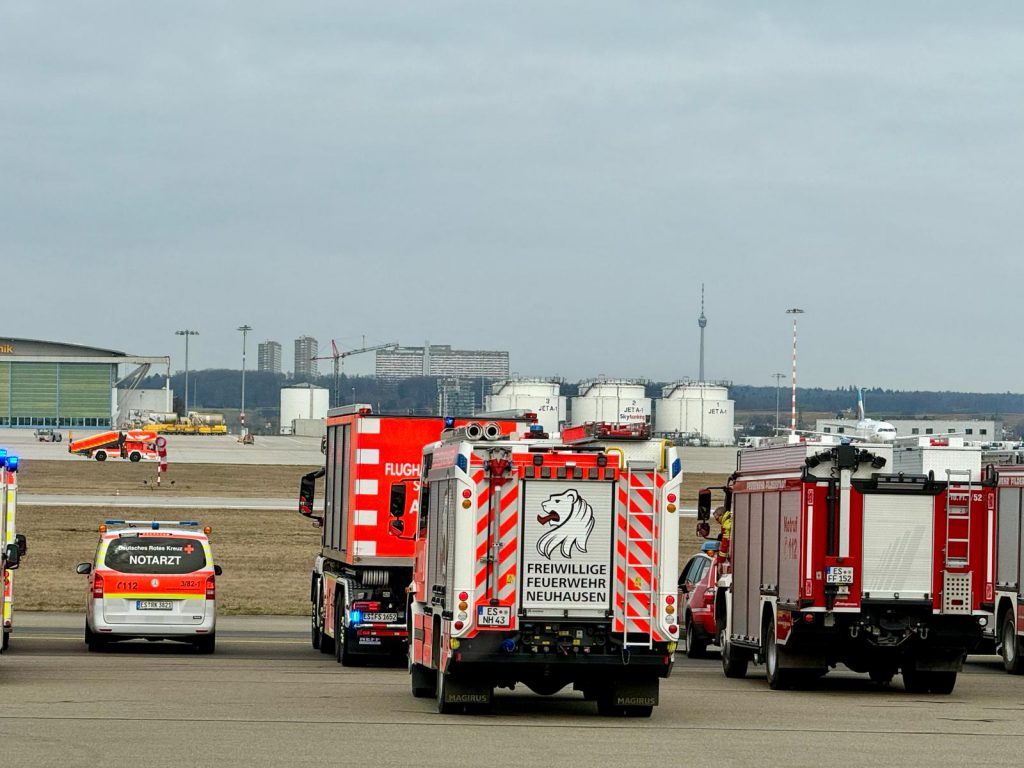 Einsatzfahrzeuge:
HLF10, LF16
Einsatzzeitraum:
19.08.2024 - 07:44-09:22Uhr