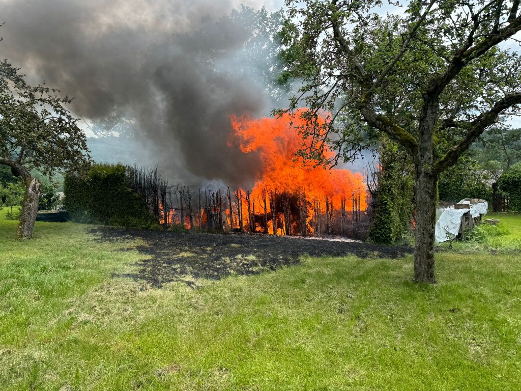 Einsatzfahrzeuge:
ELW1, HLF20, HLF10, LF16, TLF24/50+LF16 Filderstadt
Einsatzzeit:
04.06.2024 – 13:33 - 19:15 Uhr