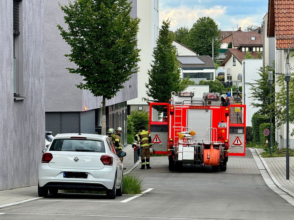 Einsatzfahrzeuge:
ELW1, HLF20, HLF10, LF16, DL(A)K Filderstadt
Einsatzzeit:
11.06.2024 – 17:15 - 17:50 Uhr